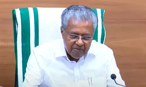 മന്ത്രിസഭയുടെ ഉപദേശപ്രകാരം പ്രവർത്തിക്കണം എന്നതാണ് വ്യവസ്ഥ: ഗവർണർക്ക് മറുപടിയുമായി മുഖ്യമന്ത്രി മന്ത്രിസഭയുടെ ഉപദേശപ്രകാരം പ്രവർത്തിക്കണം എന്നതാണ് വ്യവസ്ഥ: ഗവർണർക്ക് മറുപടിയുമായി മുഖ്യമന്ത്രി