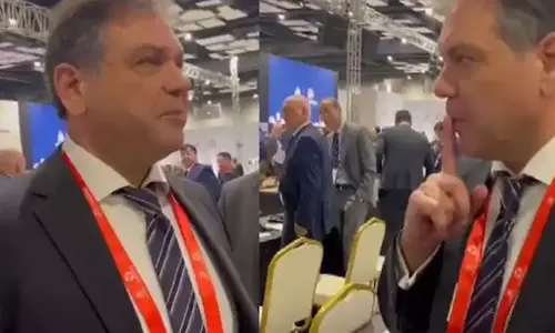 ദാവൂദ് ഇബ്രാഹിമിനെ ഇന്ത്യയ്ക്ക് കൈമാറുമോ? പ്രതികരിക്കാതെ പാക് എഫ്.ഐ.എ മേധാവി ദാവൂദ് ഇബ്രാഹിമിനെ ഇന്ത്യയ്ക്ക് കൈമാറുമോ? പ്രതികരിക്കാതെ പാക് എഫ്.ഐ.എ മേധാവി