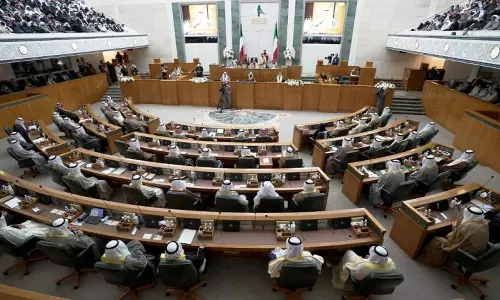 കുവൈത്ത് ദേശീയ അസംബ്ലി സമ്മേളനം ആരംഭിച്ചു; അഹമ്മദ് അൽ സദൂൻ സ്പീക്കർ കുവൈത്ത് ദേശീയ അസംബ്ലി സമ്മേളനം ആരംഭിച്ചു; അഹമ്മദ് അൽ സദൂൻ സ്പീക്കർ