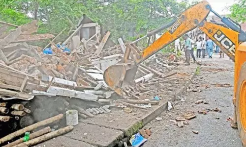 കല്ലായിപ്പുഴയിലെ അനധികൃത കയ്യേറ്റങ്ങൾ ഒഴിപ്പിക്കുന്നു; പ്രതിഷേധവുമായി സംരക്ഷണ സമിതി