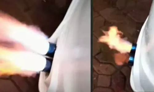 മലപ്പുറത്തെ തീ തുപ്പും കാർ ഒടുവിൽ പിടിയിൽ; ഉടമക്ക് പിഴ 44,000 രൂപ മലപ്പുറത്തെ തീ തുപ്പും കാർ ഒടുവിൽ പിടിയിൽ; ഉടമക്ക് പിഴ 44,000 രൂപ