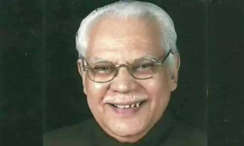 കേരള സർവകലാശാല മുൻ വിസി ഡോ.ജെ വി വിളനിലം അന്തരിച്ചു കേരള സർവകലാശാല മുൻ വിസി ഡോ.ജെ വി വിളനിലം അന്തരിച്ചു