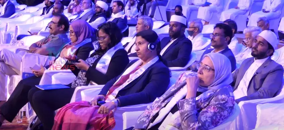 ഉച്ചകോടിക്കെത്തിയ വനിതാ പ്രതിനിധികള് ഉച്ചകോടിക്കെത്തിയ വനിതാ പ്രതിനിധികള്