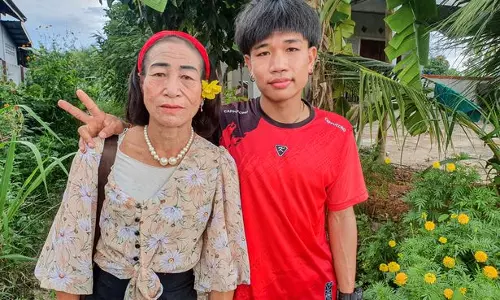 56കാരിക്ക് വരനായി 19കാരന്; രണ്ടു വര്ഷത്തെ പ്രണയം വിവാഹത്തിലേക്ക് 56കാരിക്ക് വരനായി 19കാരന്; രണ്ടു വര്ഷത്തെ പ്രണയം വിവാഹത്തിലേക്ക്