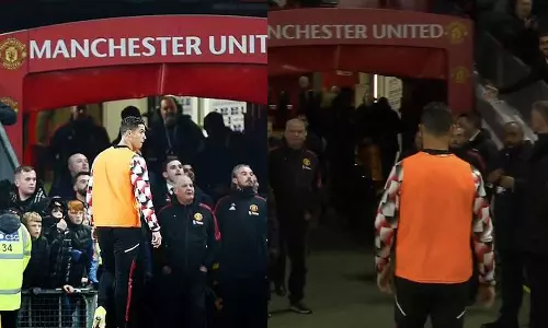 വീണ്ടും ബെഞ്ചിൽ, കട്ടക്കലിപ്പിൽ ക്രിസ്റ്റ്യാനോ; കളി തീരുംമുൻപ് ഗ്രൗണ്ട് വിട്ടു- ആഞ്ഞടിച്ച് ആരാധകർ