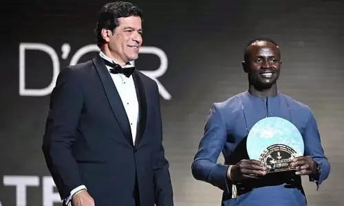 ആശുപത്രിയും സ്‌കൂളും നിർമിച്ച് ജന്മനാട്ടില്‍ ഹീറോ; സാദിയോ മാനെയ്ക്ക്   പ്രഥമ സോക്രട്ടീസ് പുരസ്‌കാരം