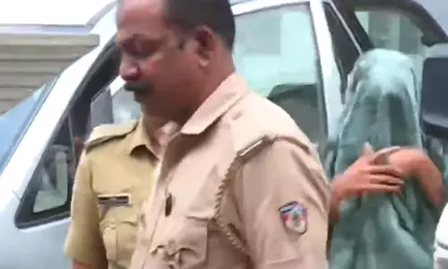 വീട്ടിൽ വെച്ചും പീഡനം; എൽദോസിന്റെ പെരുമ്പാവൂരിലെ വീട്ടിൽ പരാതിക്കാരിയുമായി തെളിവെടുപ്പ്