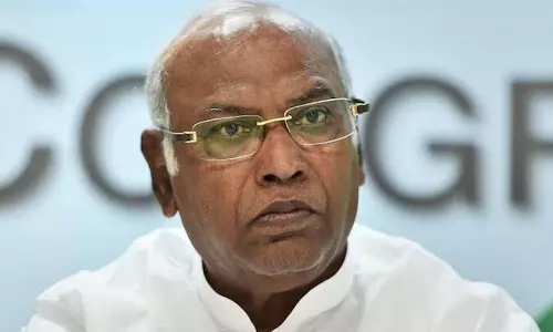 എട്ടു വർഷം; 45ൽ 40 നിയമസഭാ തെരഞ്ഞെടുപ്പും തോറ്റു, പാർട്ടി വിട്ടത് 460 നേതാക്കൾ- കോൺഗ്രസ് നേരിടുന്ന വെല്ലുവിളികൾ എട്ടു വർഷം; 45ൽ 40 നിയമസഭാ തെരഞ്ഞെടുപ്പും തോറ്റു, പാർട്ടി വിട്ടത് 460 നേതാക്കൾ- കോൺഗ്രസ് നേരിടുന്ന വെല്ലുവിളികൾ