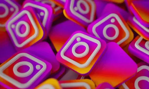 ഇൻസ്റ്റഗ്രാമിൽ പോസ്റ്റുകളുടെ വ്യൂസും ലൈക്കും എങ്ങനെ മറച്ചുവയ്ക്കാം ? ചെയ്യേണ്ടത് ഇത്രമാത്രം ഇൻസ്റ്റഗ്രാമിൽ പോസ്റ്റുകളുടെ വ്യൂസും ലൈക്കും എങ്ങനെ മറച്ചുവയ്ക്കാം ? ചെയ്യേണ്ടത് ഇത്രമാത്രം