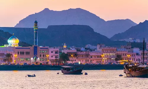 ഒമാനിൽ ദീർഘകാല വിസ സ്വന്തമാക്കിയവരിൽ കൂടുതൽ ഇന്ത്യക്കാരെന്ന് കണക്കുകൾ ഒമാനിൽ ദീർഘകാല വിസ സ്വന്തമാക്കിയവരിൽ കൂടുതൽ ഇന്ത്യക്കാരെന്ന് കണക്കുകൾ