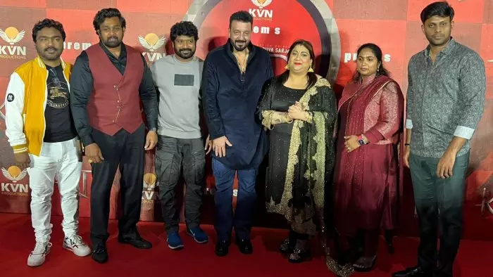 കെ.ജി.എഫും പുഷ്പയുമല്ല, കെഡി വേറെ കഥ; കെഡി ദ ഡെവിള് ടീസറിന് ഗംഭീര വരവേല്പ്പ് കെ.ജി.എഫും പുഷ്പയുമല്ല, കെഡി വേറെ കഥ; കെഡി ദ ഡെവിള് ടീസറിന് ഗംഭീര വരവേല്പ്പ്