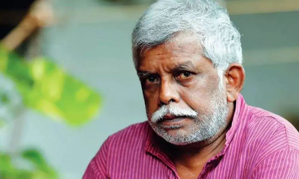 ബലാത്സംഗക്കേസ്: സിവിക് ചന്ദ്രൻ പൊലീസിന് മുന്നിൽ ഹാജരായി