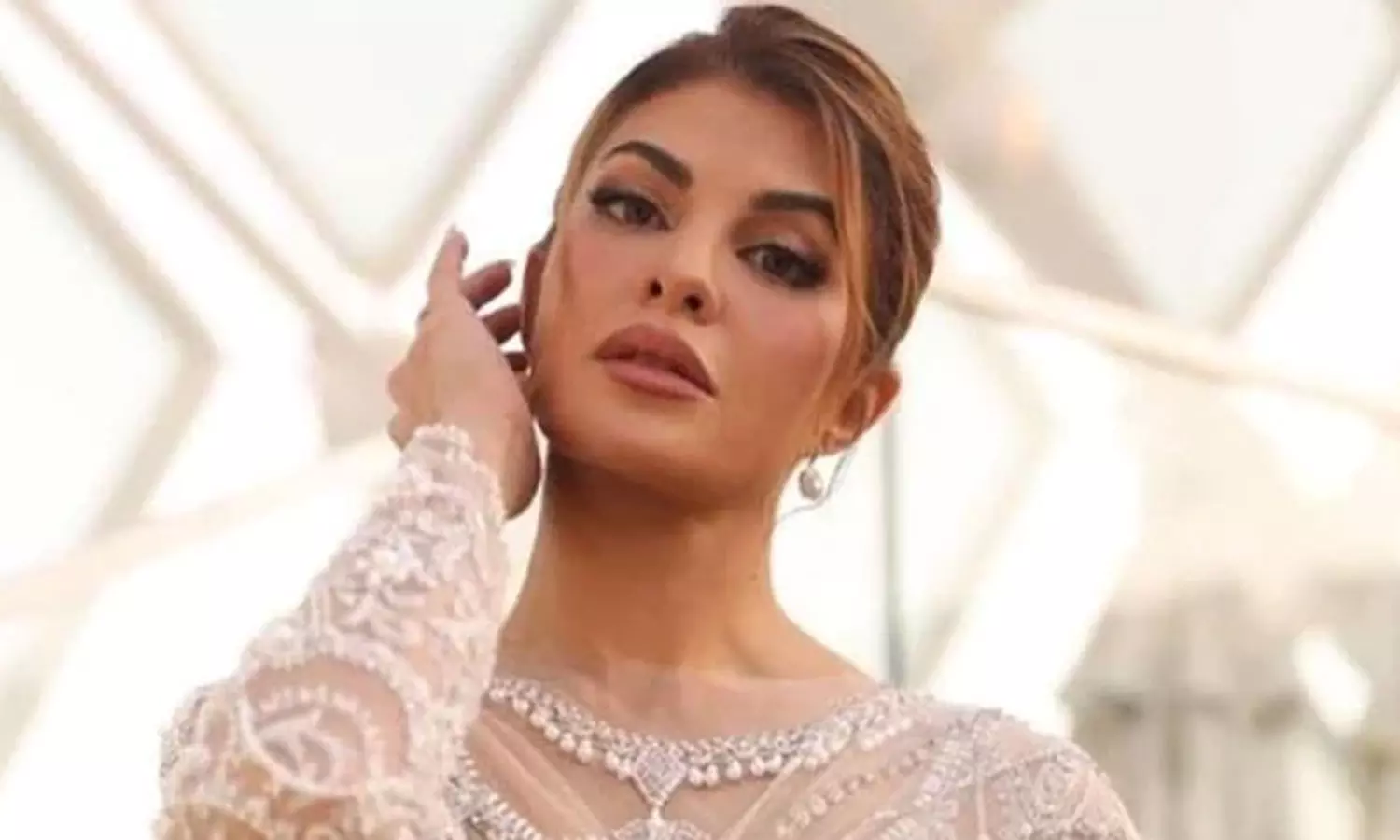 200 കോടിയുടെ സാമ്പത്തിക തട്ടിപ്പ് കേസിൽ ജാക്വിലിൻ ഫെർണാണ്ടസിന്റെ ഇടക്കാല ജാമ്യം നീട്ടി