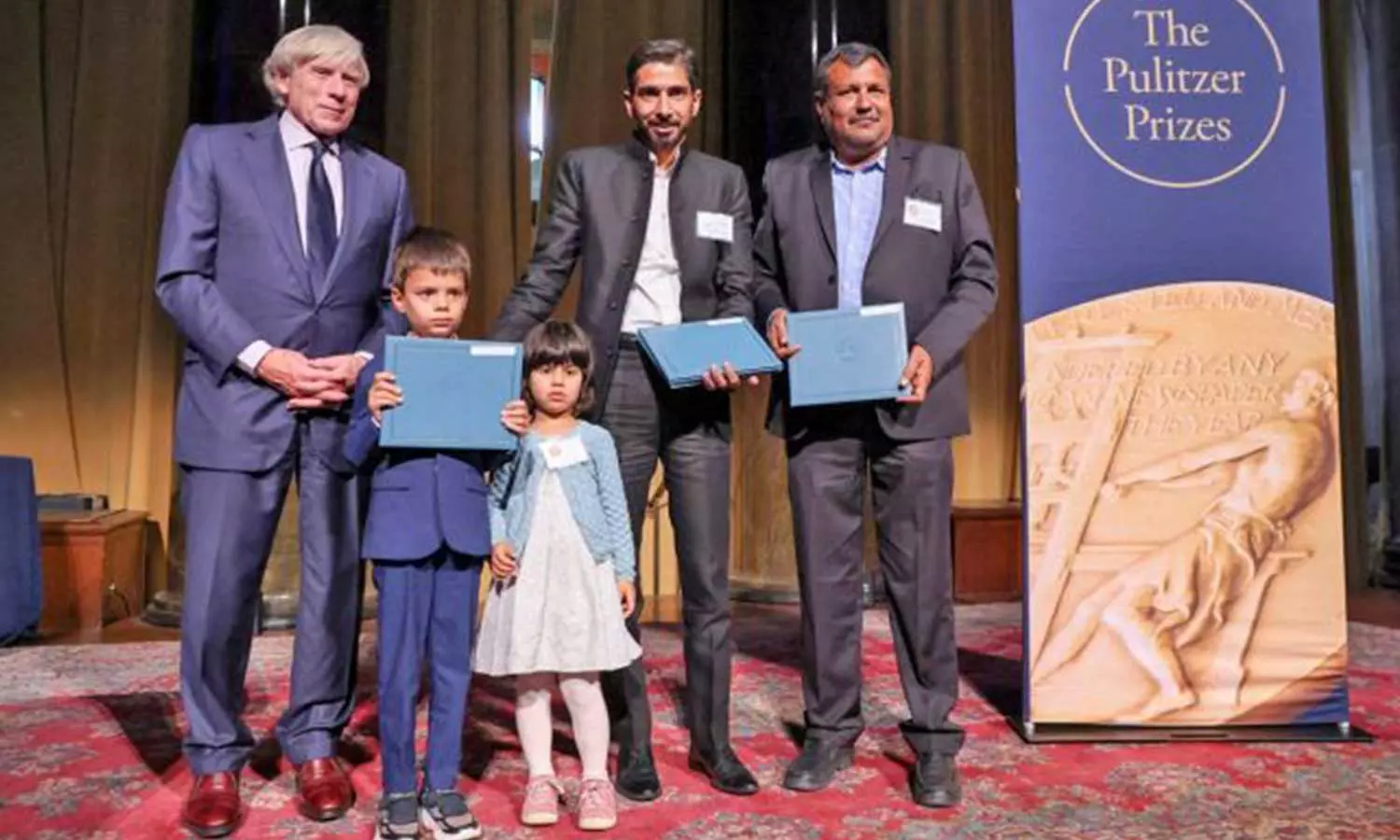 ദാനിഷിന്റെ വീരസ്മരണയിൽ പുലിറ്റ്സർ സ്വീകരിച്ച് കുഞ്ഞു സാറയും കുഞ്ഞു യൂനുസും ദാനിഷിന്റെ വീരസ്മരണയിൽ പുലിറ്റ്സർ സ്വീകരിച്ച് കുഞ്ഞു സാറയും കുഞ്ഞു യൂനുസും