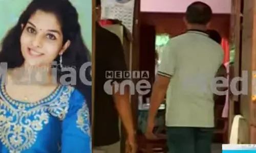 സഹോദരൻ ഹൈദരാബാദിൽ പോയ ദിവസം; വീട്ടുകാർ മരണവീട്ടിലും-എല്ലാം മുൻകൂട്ടിയറിഞ്ഞ് അരുംകൊല സഹോദരൻ ഹൈദരാബാദിൽ പോയ ദിവസം; വീട്ടുകാർ മരണവീട്ടിലും-എല്ലാം മുൻകൂട്ടിയറിഞ്ഞ് അരുംകൊല