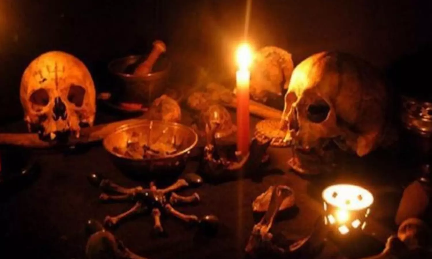 ആഭിചാരങ്ങൾക്ക് വളമേകുന്ന മാധ്യമങ്ങളും സിനിമകളും ആഭിചാരങ്ങൾക്ക് വളമേകുന്ന മാധ്യമങ്ങളും സിനിമകളും