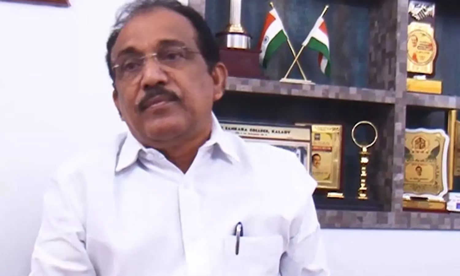 ഒ.ഐ.സി.സിയുമായി ബന്ധപ്പെട്ട കാര്യങ്ങൾ നേതൃത്വത്തെ അറിയിക്കും: ബെന്നി ബഹന്നാൻ ഒ.ഐ.സി.സിയുമായി ബന്ധപ്പെട്ട കാര്യങ്ങൾ നേതൃത്വത്തെ അറിയിക്കും: ബെന്നി ബഹന്നാൻ