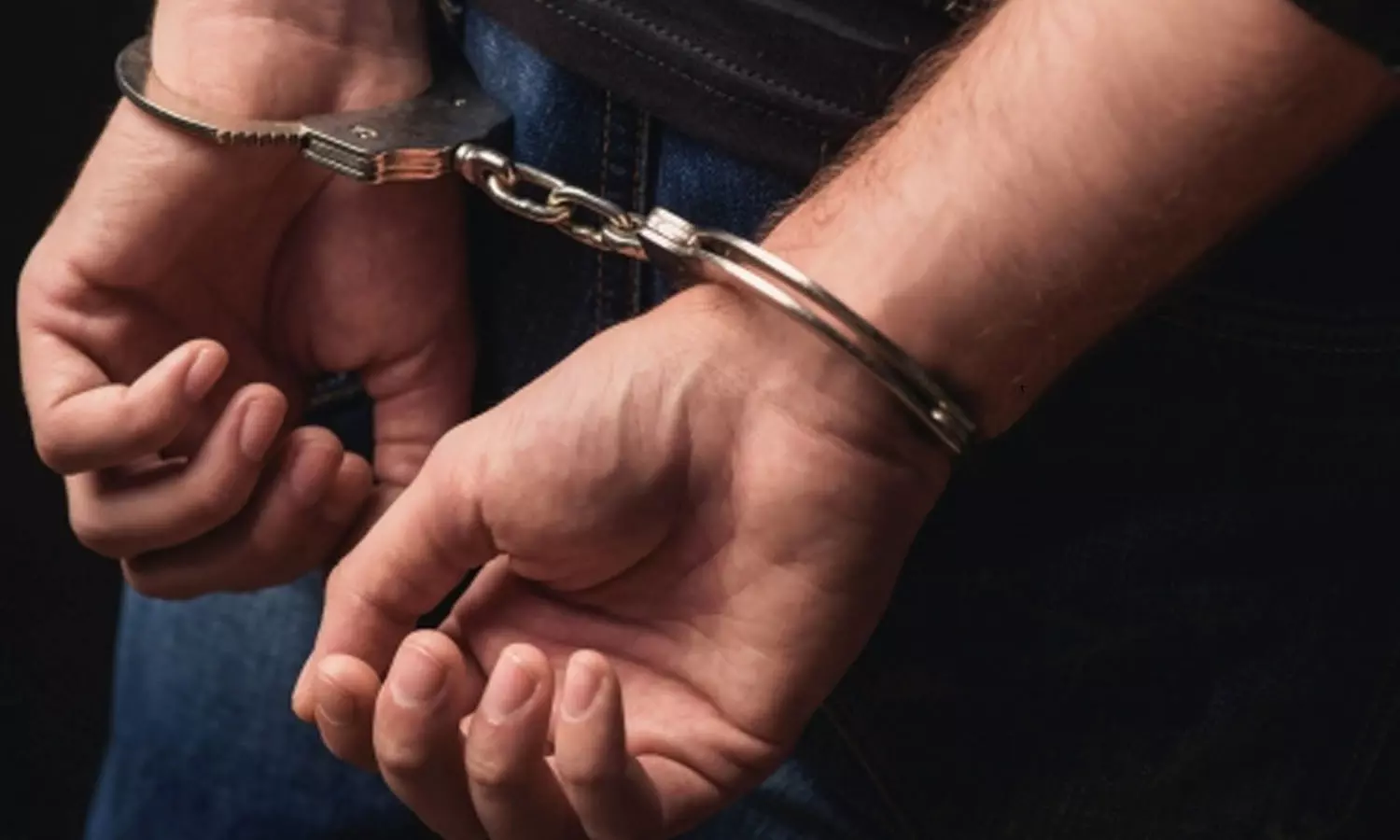 വർക് പെർമിറ്റിനു പണം വാങ്ങി;ബഹ്റൈനിൽ പ്രതിയെ റിമാൻഡ് ചെയ്തു വർക് പെർമിറ്റിനു പണം വാങ്ങി;ബഹ്റൈനിൽ പ്രതിയെ റിമാൻഡ് ചെയ്തു