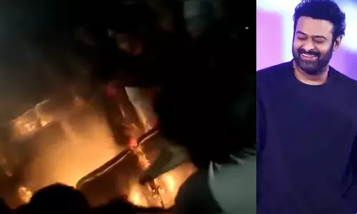സിനിമയ്ക്കിടെ പടക്കം പൊട്ടിച്ച് പ്രഭാസ് ആരാധകർ‌; തിയേറ്ററിനകത്ത് തീപ്പിടിത്തം