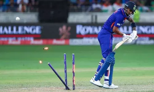 രാഹുൽ ക്ലീൻ ബൗൾഡ്; രോഹിത്, സൂര്യ പുറത്ത്- പവര്‍പ്ലേയില്‍ പാക് ഷോക്ക്