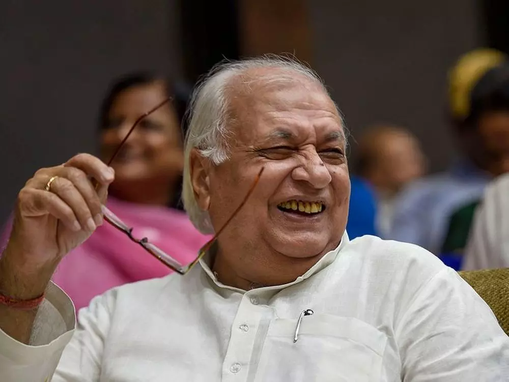 ചെപ്പടി വിദ്യ കാട്ടുന്നവരെ നിയന്ത്രിക്കാന് പിപ്പിടി വിദ്യ വേണ്ടിവരും- ഗവര്ണര് ചെപ്പടി വിദ്യ കാട്ടുന്നവരെ നിയന്ത്രിക്കാന് പിപ്പിടി വിദ്യ വേണ്ടിവരും- ഗവര്ണര്