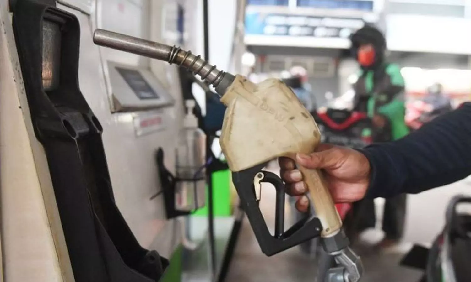 കുവൈത്തിൽ പൊതുചെലവ് നിയന്ത്രിക്കണമെന്ന ആവശ്യം ശക്തം കുവൈത്തിൽ പൊതുചെലവ് നിയന്ത്രിക്കണമെന്ന ആവശ്യം ശക്തം