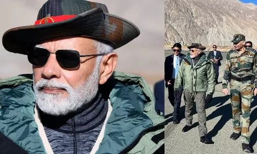 വനിതകൾ ഇന്ത്യൻ സൈന്യത്തിന്റെ ശക്തി വർധിപ്പിക്കും; സൈനികർക്കൊപ്പം ദീപാവലി ആഘോഷിച്ച് പ്രധാനമന്ത്രി