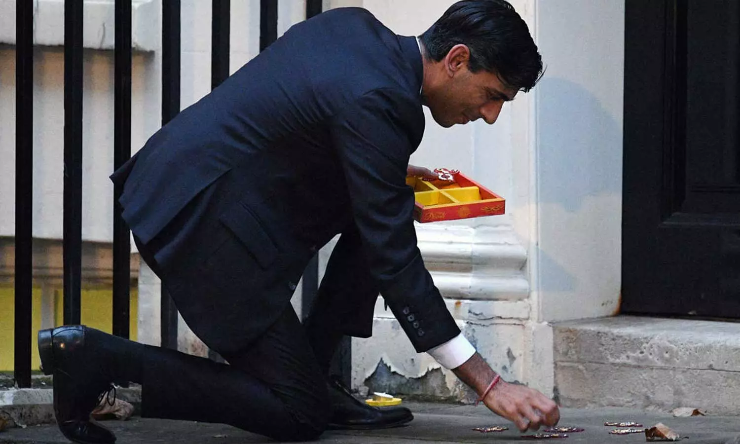 ഭഗവത് ഗീതയിൽ തൊട്ട് സത്യപ്രതിജ്ഞ; 11 ഡൗണിങ് സ്ട്രീറ്റിൽ ദീപാവലി ആഘോഷം