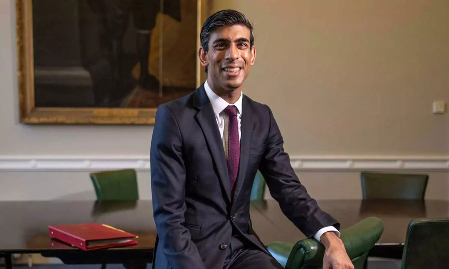 ഇന്ത്യൻ റെസ്റ്റോറന്റിൽ വെയ്റ്ററായി ജോലി ചെയ്തു; ഇപ്പോൾ 65 കോടിയുടെ ബംഗ്ലാവ്, ആസ്തി 6,000 കോടി