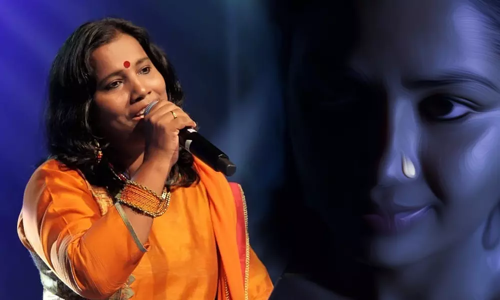 മൂക്കുത്തിക്കുമുണ്ട് ഒരു സമരകഥ; പുഷ്പവതി പാടുമ്പോള്‍