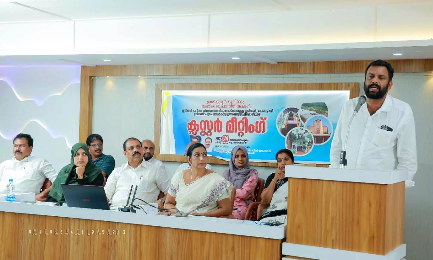 കക്ഷിരാഷ്ട്രീയ വേർതിരിവുകൾ നാടിന്റെ സമഗ്ര വികസനത്തിന് തടസമാകരുത്; പി സന്തോഷ് കുമാർ എം.പി