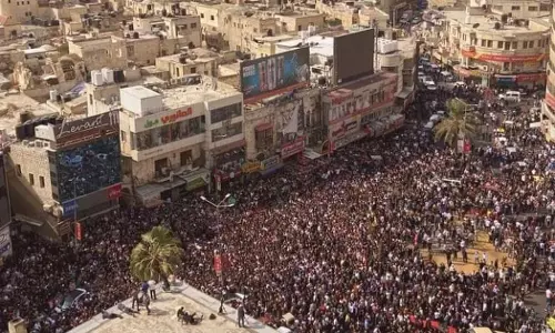 ഇസ്രായേല്‍ സൈന്യം 5 ഫലസ്തീനികളെ വധിച്ചു; വിട ചൊല്ലാനെത്തിയത് പതിനായിരങ്ങള്‍