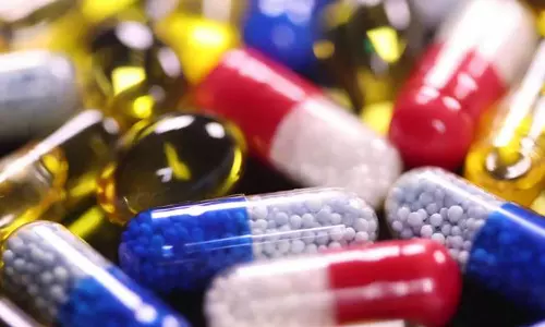 ലഹരിക്കായി ഗുളികകൾ എത്തിക്കുന്ന സംഘങ്ങൾ സംസ്ഥാനത്ത് പിടിമുറുക്കുന്നു ലഹരിക്കായി ഗുളികകൾ എത്തിക്കുന്ന സംഘങ്ങൾ സംസ്ഥാനത്ത് പിടിമുറുക്കുന്നു