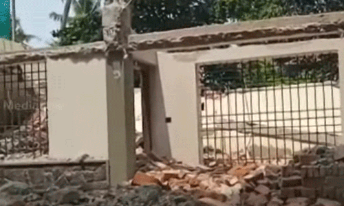 കൊച്ചിയിൽ പഴയ കെട്ടിടം തകർന്നു വീണ് രണ്ടുപേർ മരിച്ചു