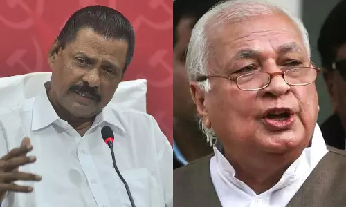 ഗവര്ണറുടേത് ആര്.എസ്.എസ്- ബി.ജെ.പി നിലപാടെന്ന് എം.വി ഗോവിന്ദൻ; അദ്ദേഹവും പ്രതിപക്ഷവും തമ്മിൽ ഒത്തുകളി ഗവര്ണറുടേത് ആര്.എസ്.എസ്- ബി.ജെ.പി നിലപാടെന്ന് എം.വി ഗോവിന്ദൻ; അദ്ദേഹവും പ്രതിപക്ഷവും തമ്മിൽ ഒത്തുകളി