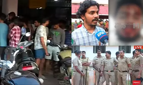 കുസാറ്റ് ഹോസ്റ്റലിൽ എസ്.എഫ്.ഐ ആക്രമണം; മെസ് സെക്രട്ടറിയടക്കം നിരവധി പേർക്ക് പരിക്ക്; ഹോസ്റ്റൽ റൂമിന് തീവച്ചു