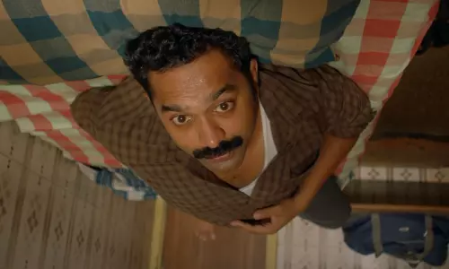 കണ്മുന്നില് വന്ന് വെല്ലുവിളിച്ചതല്ലേ, പൊക്കിയിരിക്കും; ത്രില്ലടിപ്പിക്കാന് ആസിഫ് അലി, കൂമന് ട്രെയിലര് കണ്മുന്നില് വന്ന് വെല്ലുവിളിച്ചതല്ലേ, പൊക്കിയിരിക്കും; ത്രില്ലടിപ്പിക്കാന് ആസിഫ് അലി, കൂമന് ട്രെയിലര്