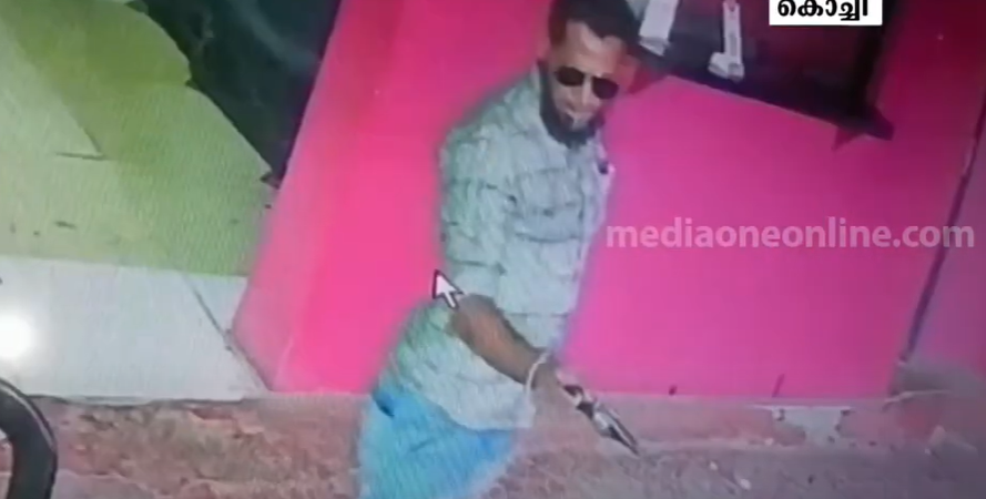 മരട് ബാര്‍ ഹോട്ടലിലെ വെടിവെപ്പ്; രണ്ടു പേര്‍ കസ്റ്റഡിയില്‍