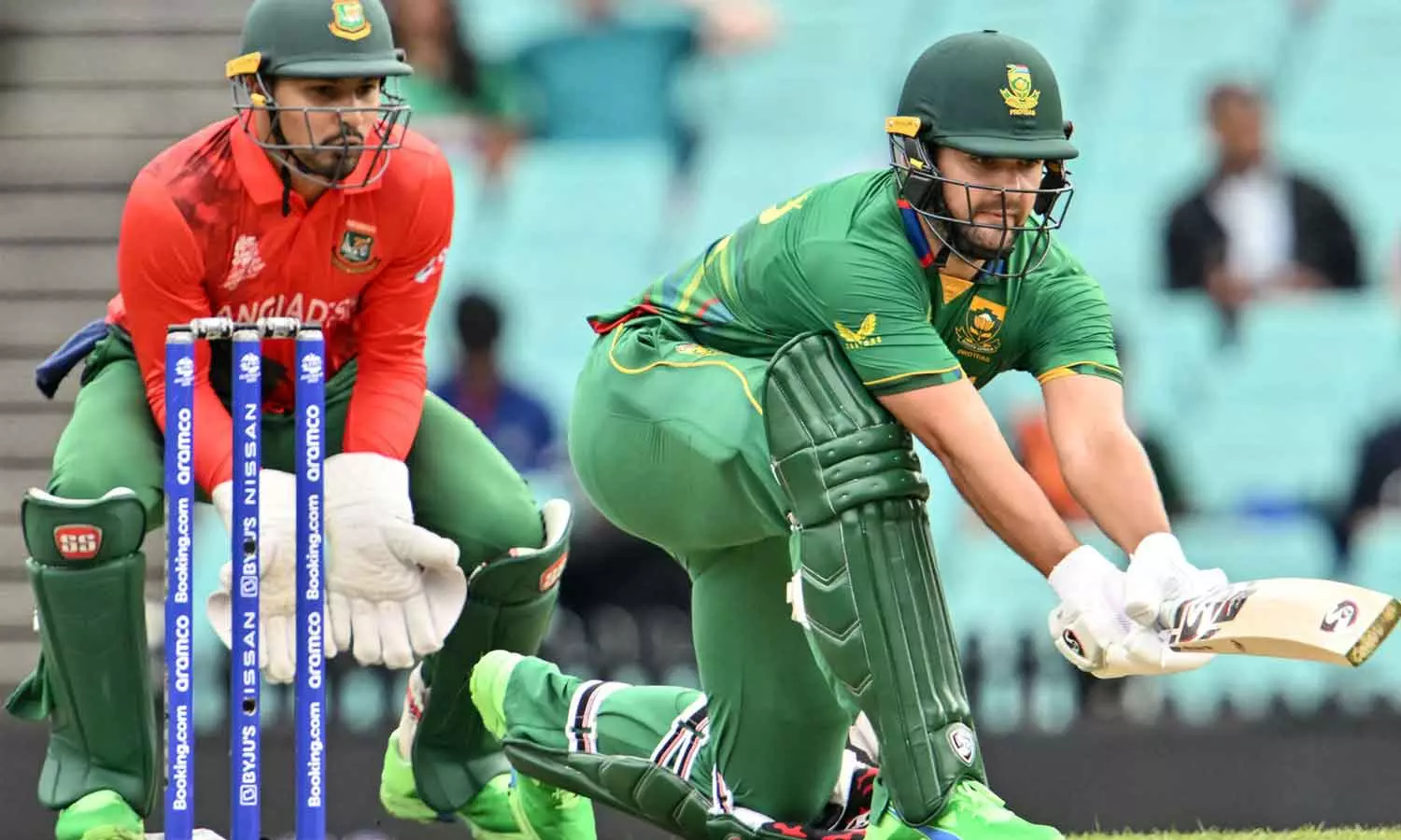രണ്ടാം സെഞ്ച്വറിയുമായി റൂസോ; തകർത്തടിച്ച് ദക്ഷിണാഫ്രിക്ക,  ബംഗ്ലാദേശ് കുരുക്കിൽ