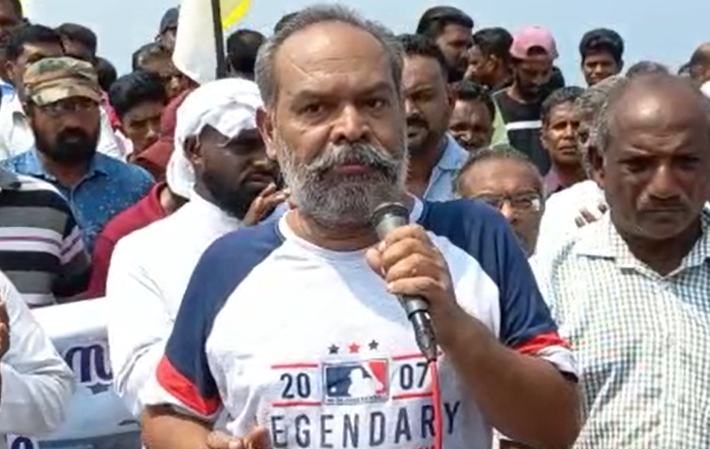 പാവപ്പെട്ടവനു വേണ്ടി ഇപ്പോൾ അരമനയിൽ നിന്നും അച്ചൻമാർ റോഡിലേക്ക് ഇറങ്ങിയല്ലോ; വഴിഞ്ഞം സമരത്തിന് ഐക്യദാര്‍ഢ്യവുമായി അലന്‍സിയര്‍