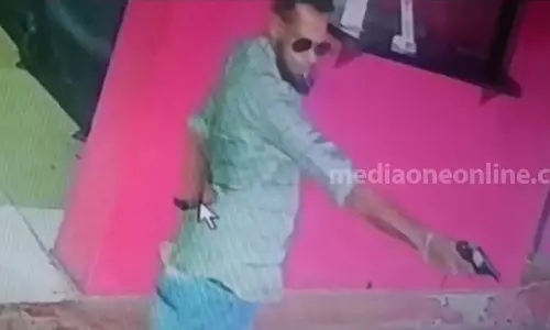 കൊച്ചി ബാർ ഹോട്ടലിലെ വെടിവെപ്പ്; പിടിയിലായ പ്രതികൾക്കെതിരെ വധശ്രമത്തിന് കേസെടുത്തു