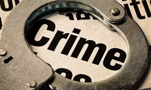 കോട്ടയത്ത് പെൺകുട്ടിക്ക് കുത്തേറ്റു; പ്രണയപ്പകയെന്ന് സൂചന, യുവാവ് കസ്റ്റഡിയിൽ