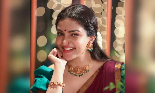 പ്രണയമൊന്നും ഇല്ല, എങ്കിലും പ്രണയം ഇഷ്ടമുള്ള വ്യക്തിയാണ് ഞാൻ: ഹണി റോസ്