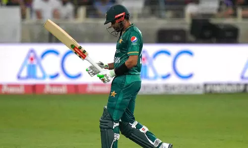 പവർപ്ലേയിൽ ബാബറും റിസ്‌വാനും പുറത്ത്; സിംബാബ്‌വേയ്‌ക്കെതിരെ തകർച്ച മുന്നിൽകണ്ട് പാകിസ്താൻ-വീണ്ടും അട്ടിമറി?