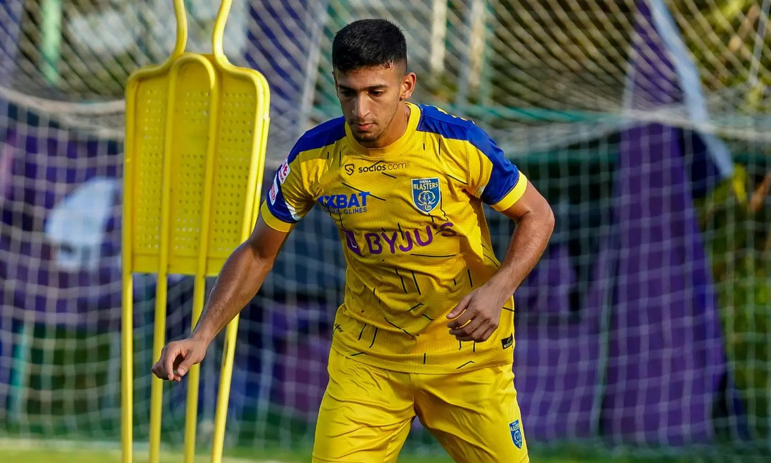 മുംബൈക്കെതിരെ വിക്ടർ മോംഗിലും കെപി രാഹുലും പ്ലേയിങ് ഇലവനിൽ മുംബൈക്കെതിരെ വിക്ടർ മോംഗിലും കെപി രാഹുലും പ്ലേയിങ് ഇലവനിൽ