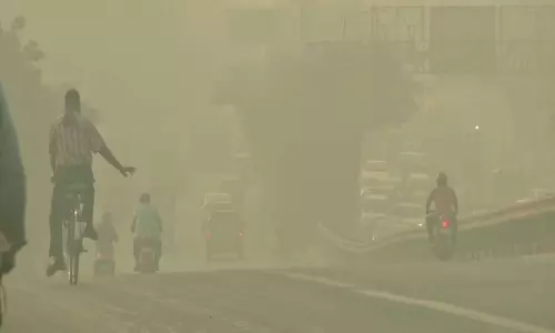 ഡൽഹിയിൽ വായു മലിനീകരണം രൂക്ഷം; ബി.ജെ.പി - ആം ആദ്മി പോരും