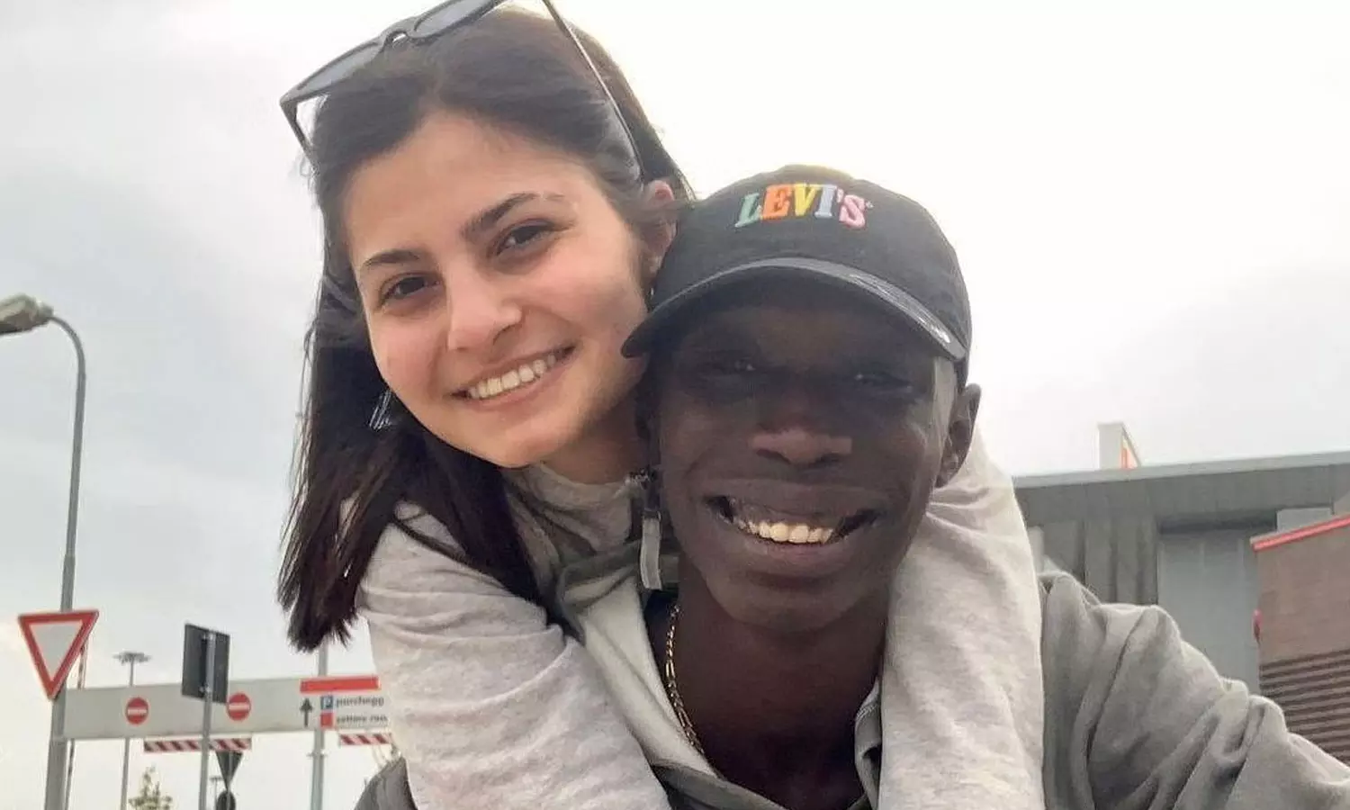 ഗേൾഫ്രണ്ട് സൈറ നുച്ചിക്കൊപ്പം ഖാബെ ലാമെ ഗേൾഫ്രണ്ട് സൈറ നുച്ചിക്കൊപ്പം ഖാബെ ലാമെ