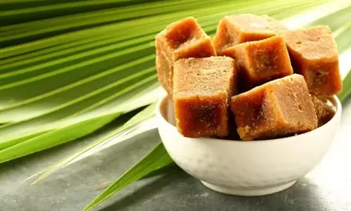 തണുപ്പുകാലമാണ് വരുന്നത്... അടുക്കളയിൽ കരുതിക്കോളൂ ശർക്കര, ഉപയോഗമുണ്ട് !