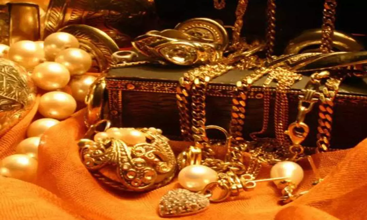 തെറ്റ് പറ്റിപ്പോയി; ക്ഷമിക്കണം, ഒരുപാട് കഷ്ടപ്പെട്ടു; ക്ഷേത്രത്തിൽ നിന്ന് മോഷ്ടിച്ചതെല്ലാം തിരിച്ചുനൽകി കള്ളൻ തെറ്റ് പറ്റിപ്പോയി; ക്ഷമിക്കണം, ഒരുപാട് കഷ്ടപ്പെട്ടു; ക്ഷേത്രത്തിൽ നിന്ന് മോഷ്ടിച്ചതെല്ലാം തിരിച്ചുനൽകി കള്ളൻ