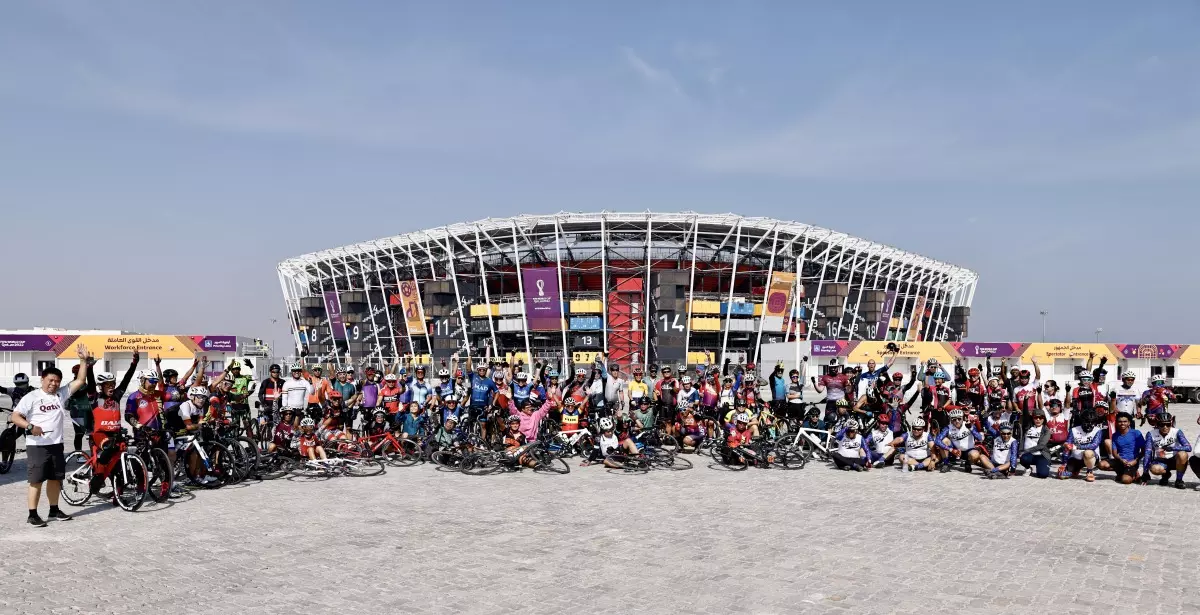 ലോകകപ്പ് വേദികളിലൂടെ സൈക്കിൾ ടൂർ സംഘടിപ്പിച്ചു ലോകകപ്പ് വേദികളിലൂടെ സൈക്കിൾ ടൂർ സംഘടിപ്പിച്ചു